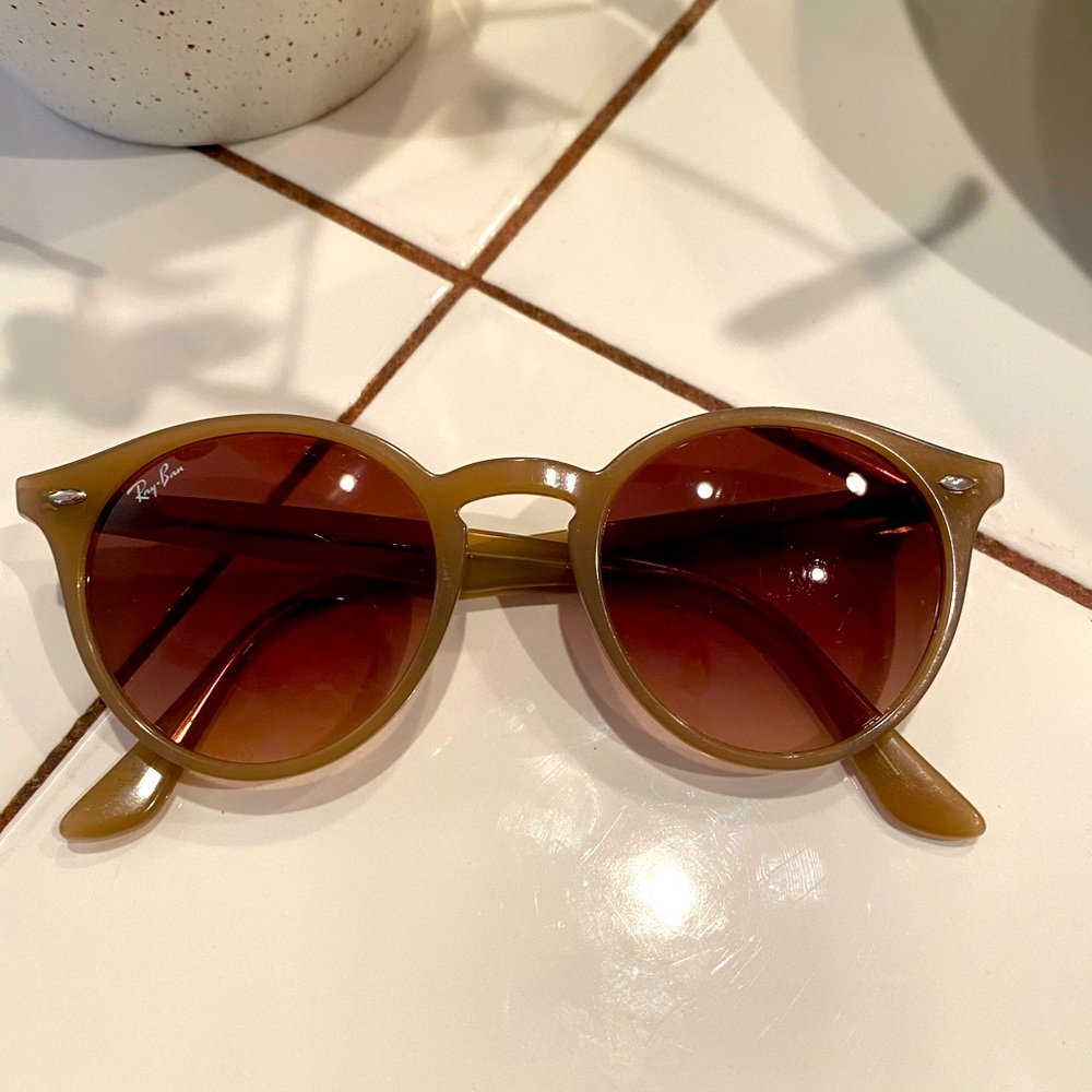 Ray Ban 2180 brown with gradient lens - like new!